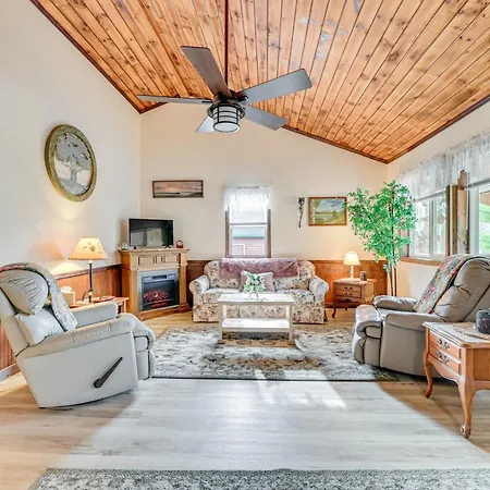2 Mi To Lake Champlain Cabin With River Access!